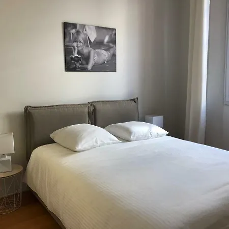 Vieux Port De Apartment